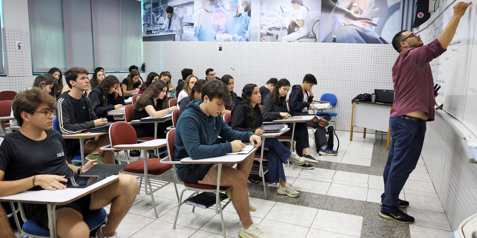 Estudantes podem renegociar débitos do Fies a partir de quarta-feira com o Desenrola