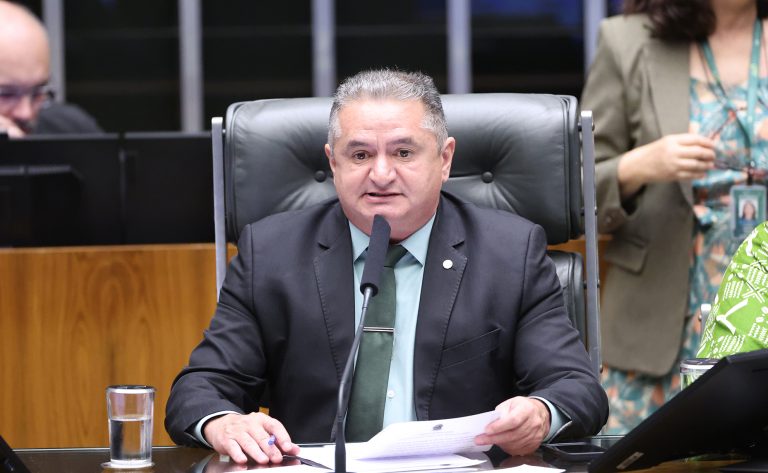 Proposta exige manutenção e cercamento de imóveis urbanos desocupados