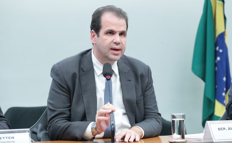 Relator apresentará parecer sobre alterações no Código de Trânsito na próxima semana