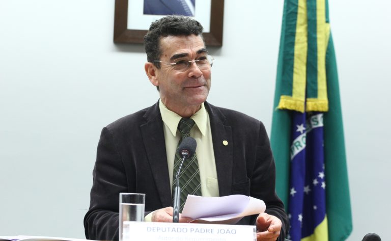 Movimentos sociais pedem aprovação de regulamentação para autogestão habitacional