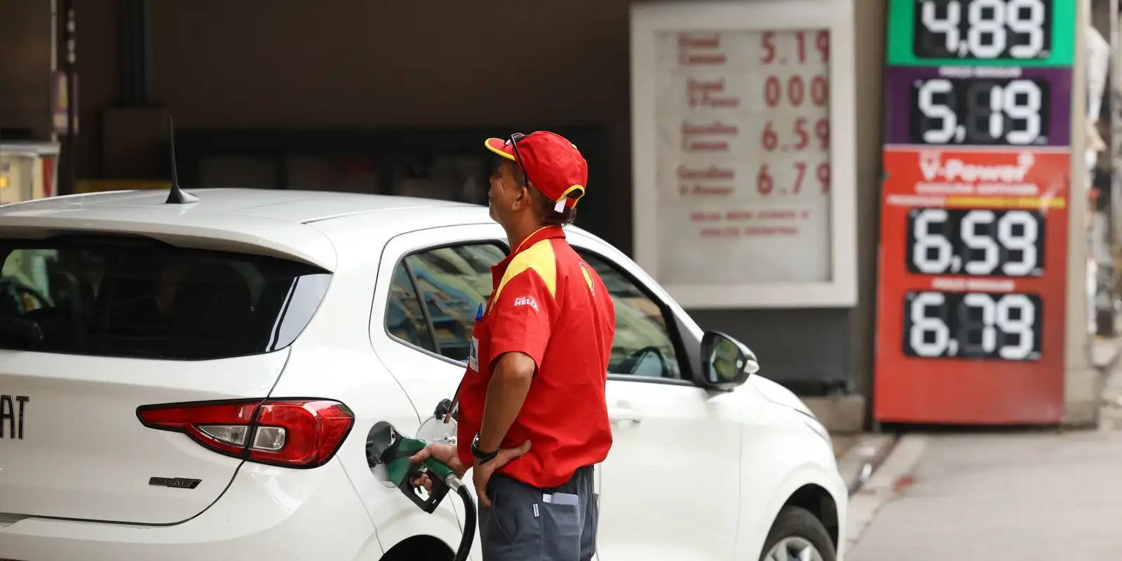 Aumento do teor de etanol na gasolina gera disputa entre o MPF e a Unica