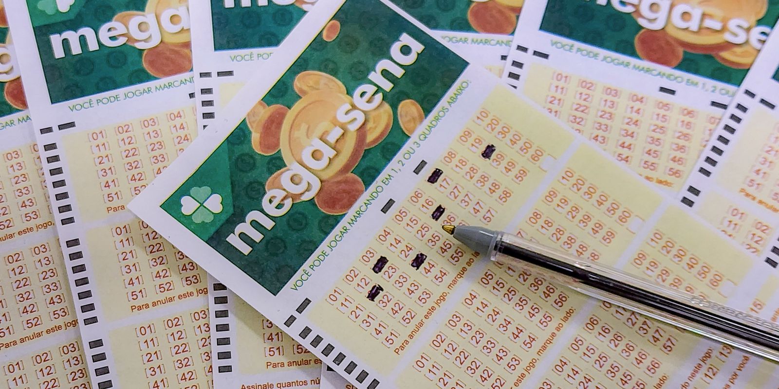 Prêmio da Mega-Sena acumula em R$ 135 milhões após ninguém acertar as dezenas