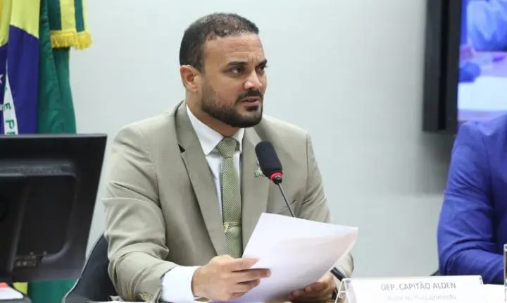 Comissão dá aval a projeto que permite porte de arma para corretores de imóveis