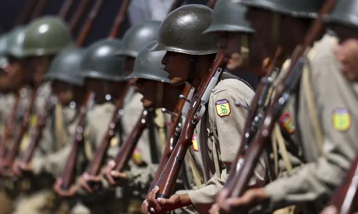 Exército prossegue com patrulhamento de fronteiras apesar de bloqueio orçamentário