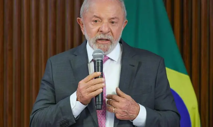 Lula defende que educação brasileira não precisa de escolas cívico-militares