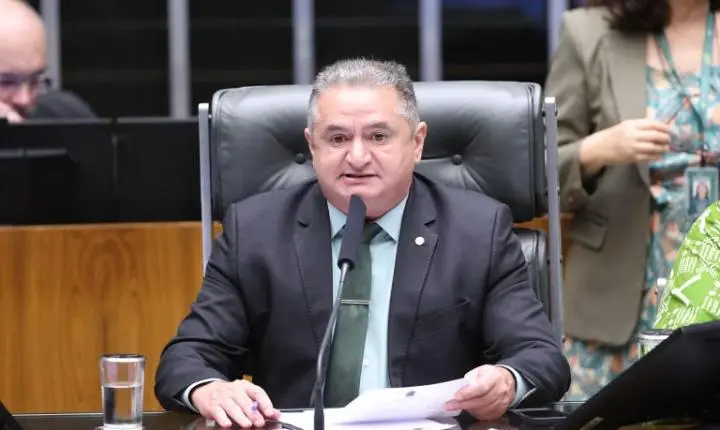 Proposta exige manutenção e cercamento de imóveis urbanos desocupados