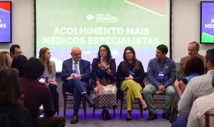 Rio de Janeiro acolhe 50 novos especialistas do programa Mais Médicos