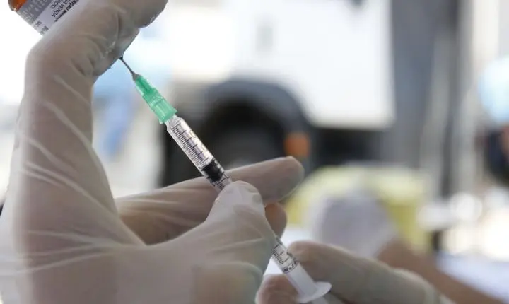 Especialista em infectologia adverte sobre vacinação contra sarampo para viajantes à Copa do Mundo